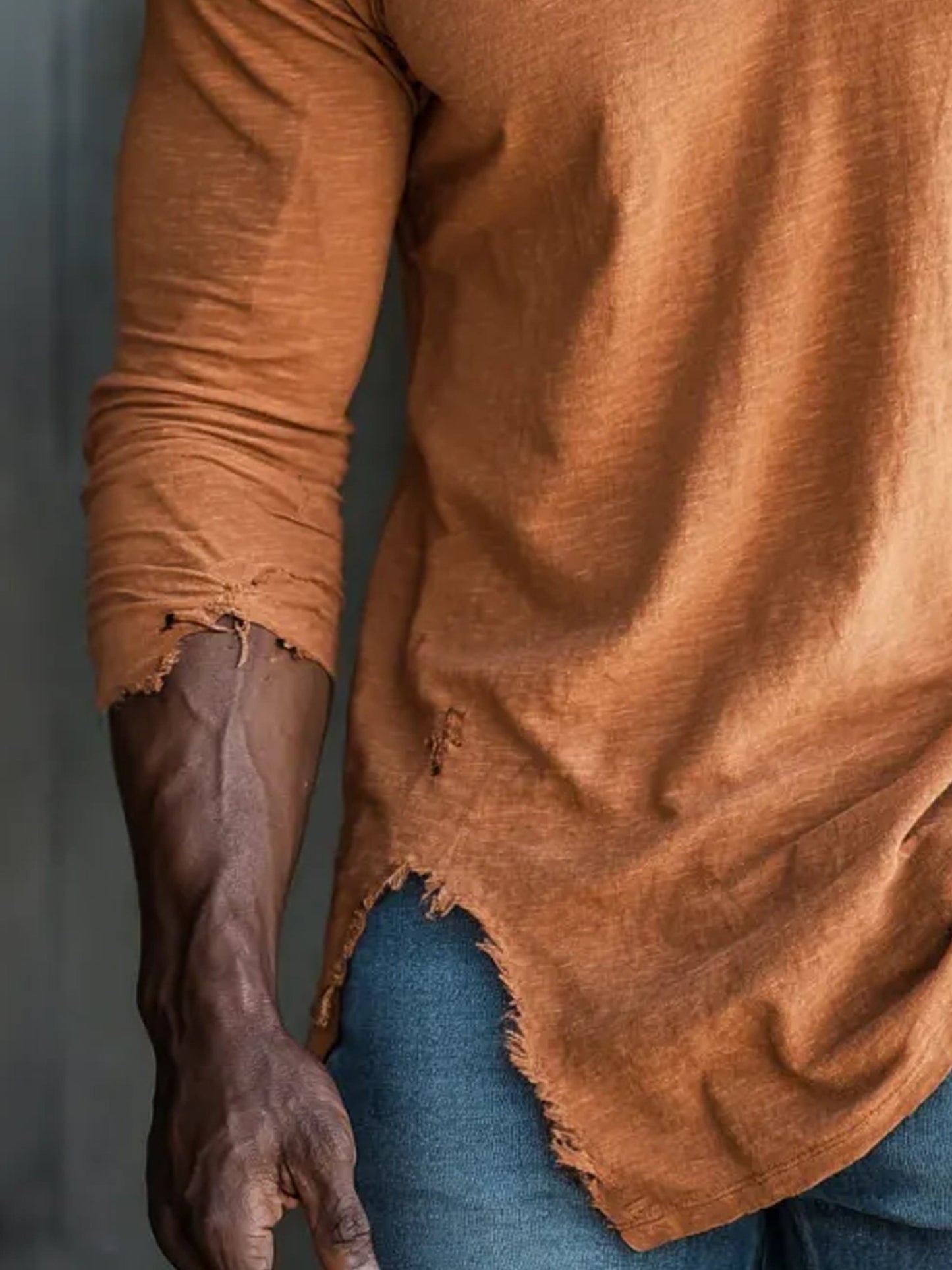 Men's Vintage Distressed V-Neck Long-Sleeved T-Shirt