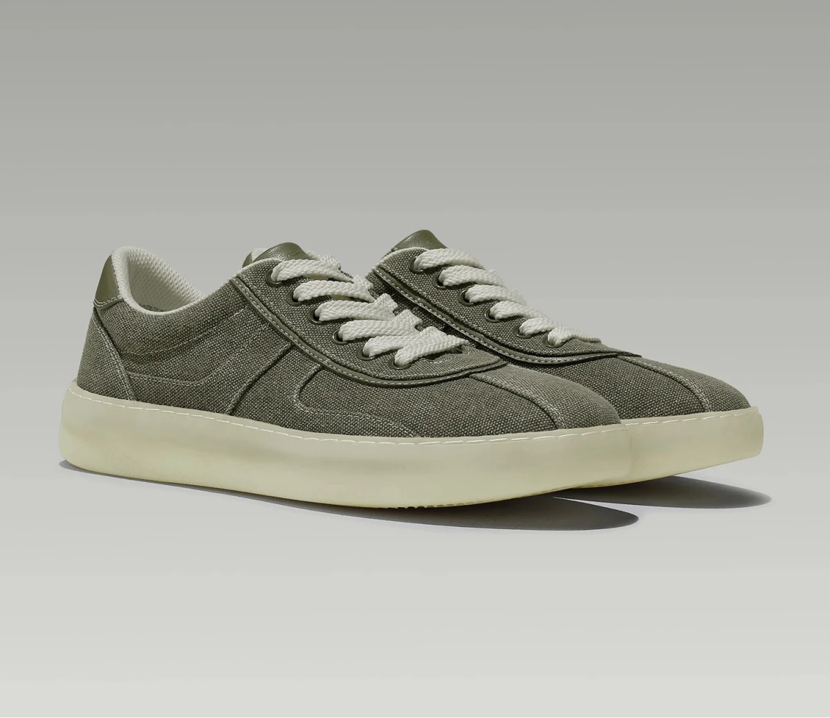 Canvas casual shoes