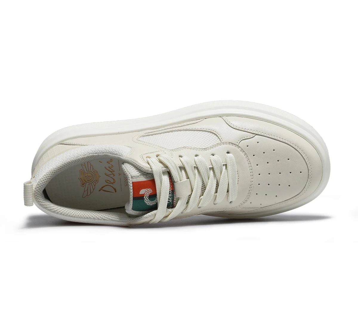 Lightweight casual fit shoes